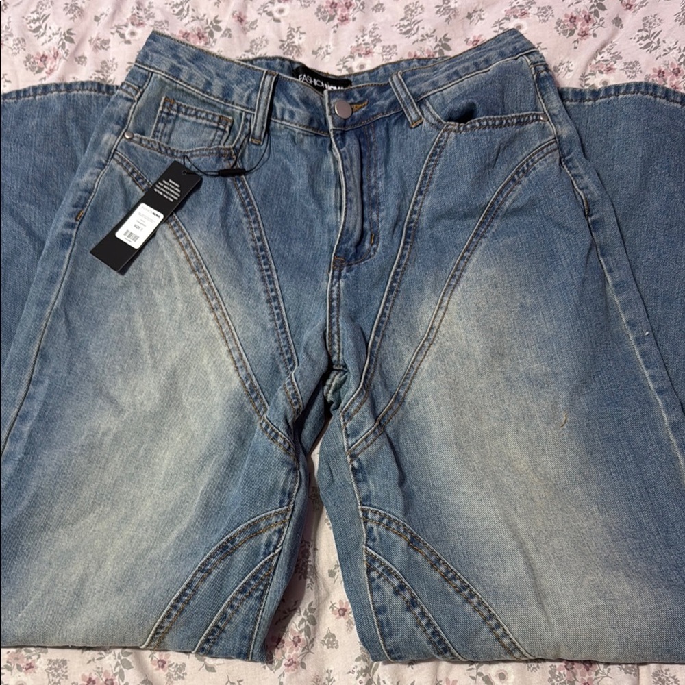 Women’s Fashion Nova Jeans Size 7 Brand NEW